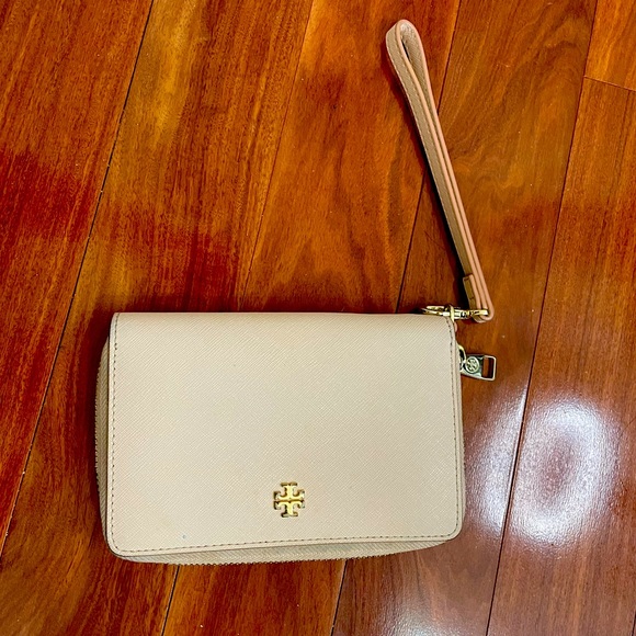 Accessories - Tory Burch wallet with wrist strap